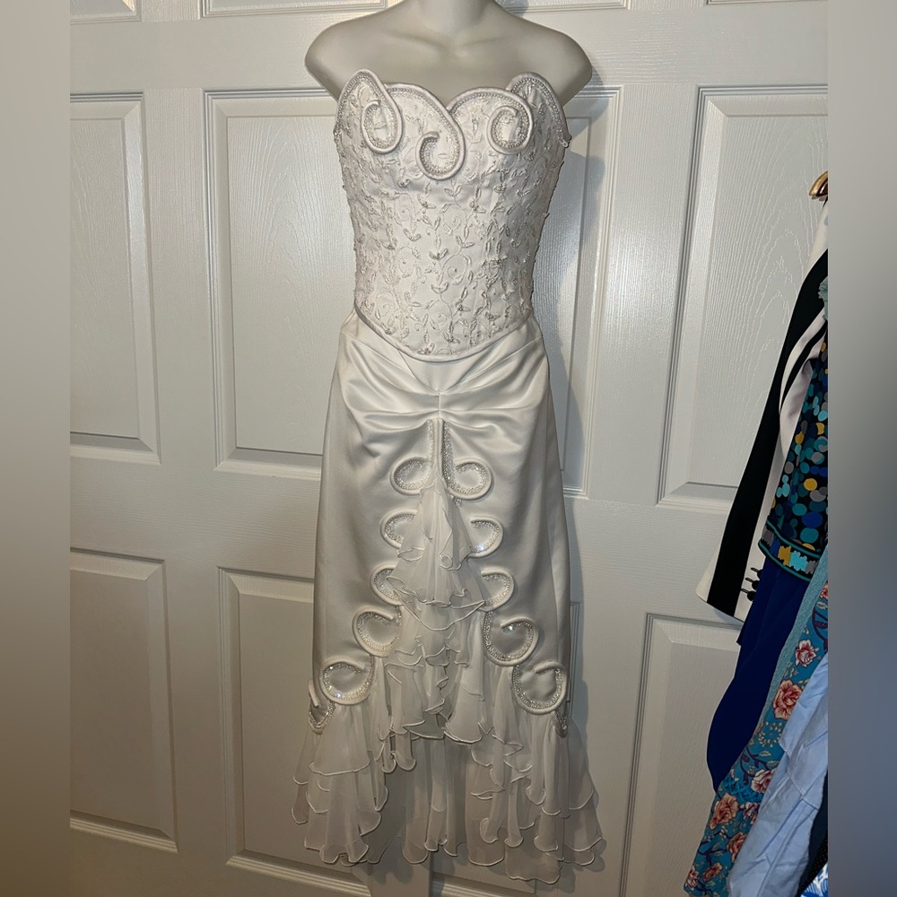 White bridal bride skirt dress beach XS small pearl swarovski crystals wedding